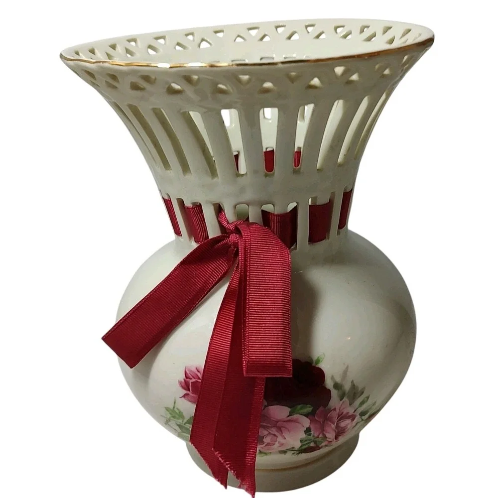 Formalities‎ by Baum Bros Reticulated Vase Rose 1980s Vintage 7.5 Inches